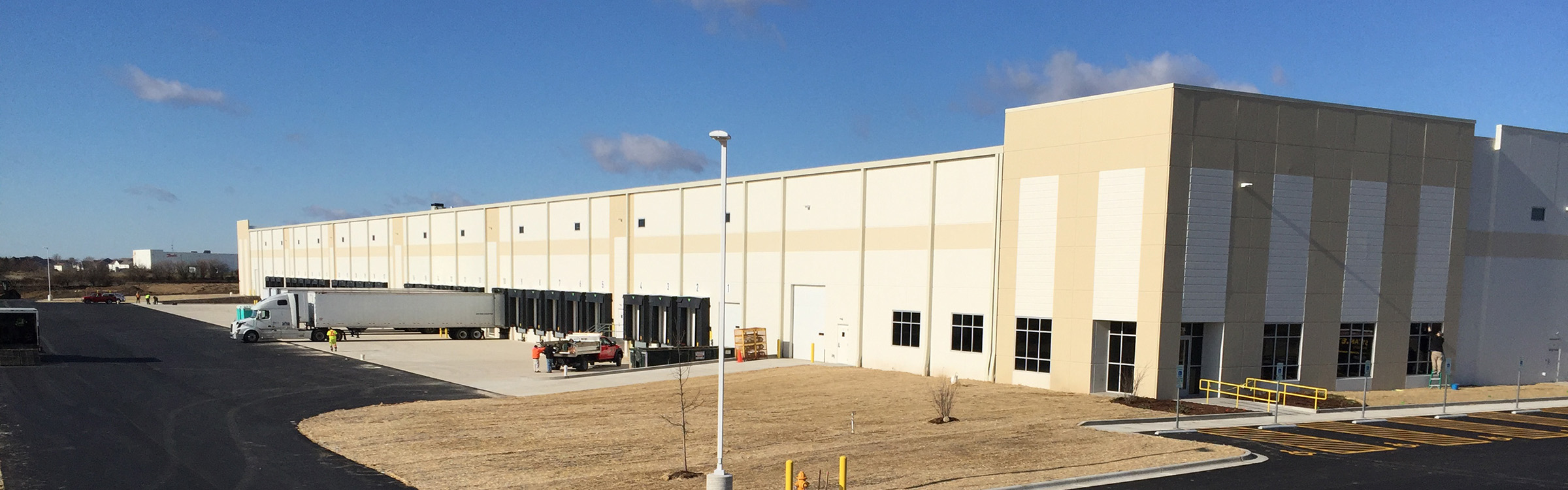 4704_Interstate_Boulevard_Hero_1